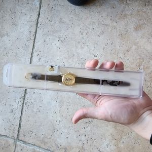 Sealed factory new minnie mouse watch timepiece Disneyland disneyworld